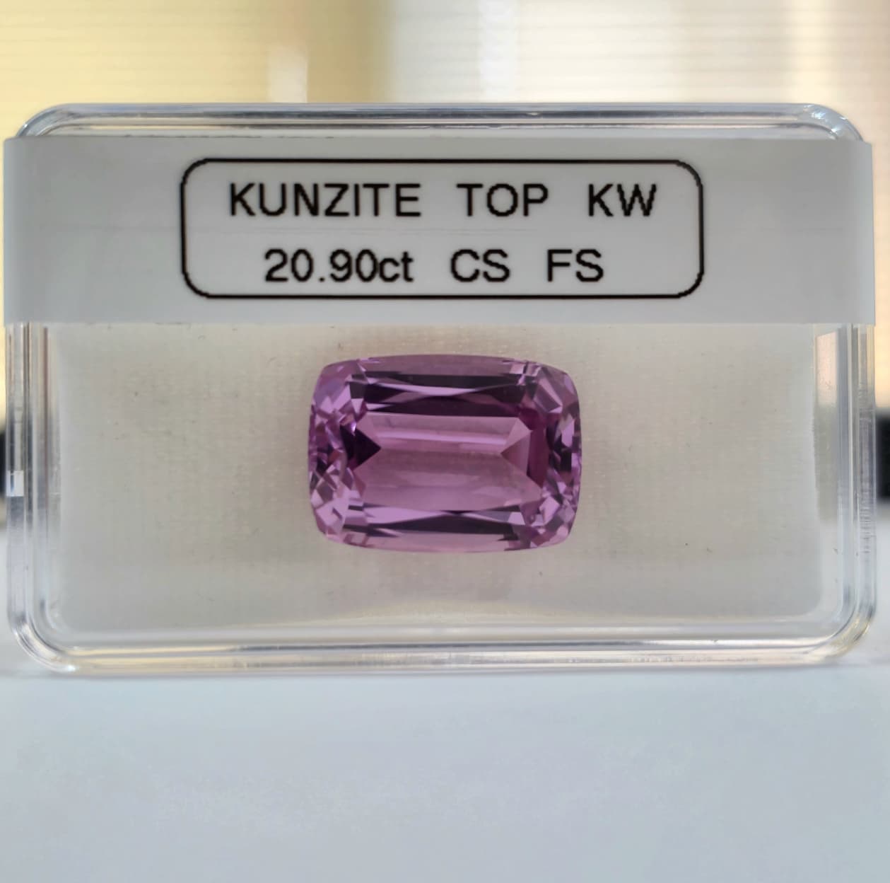 Kunzite Gemstone 20.90ct