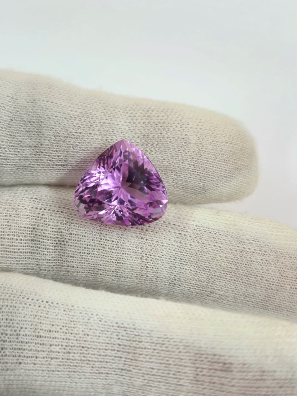 Kunzite Gemstone 19.40ct