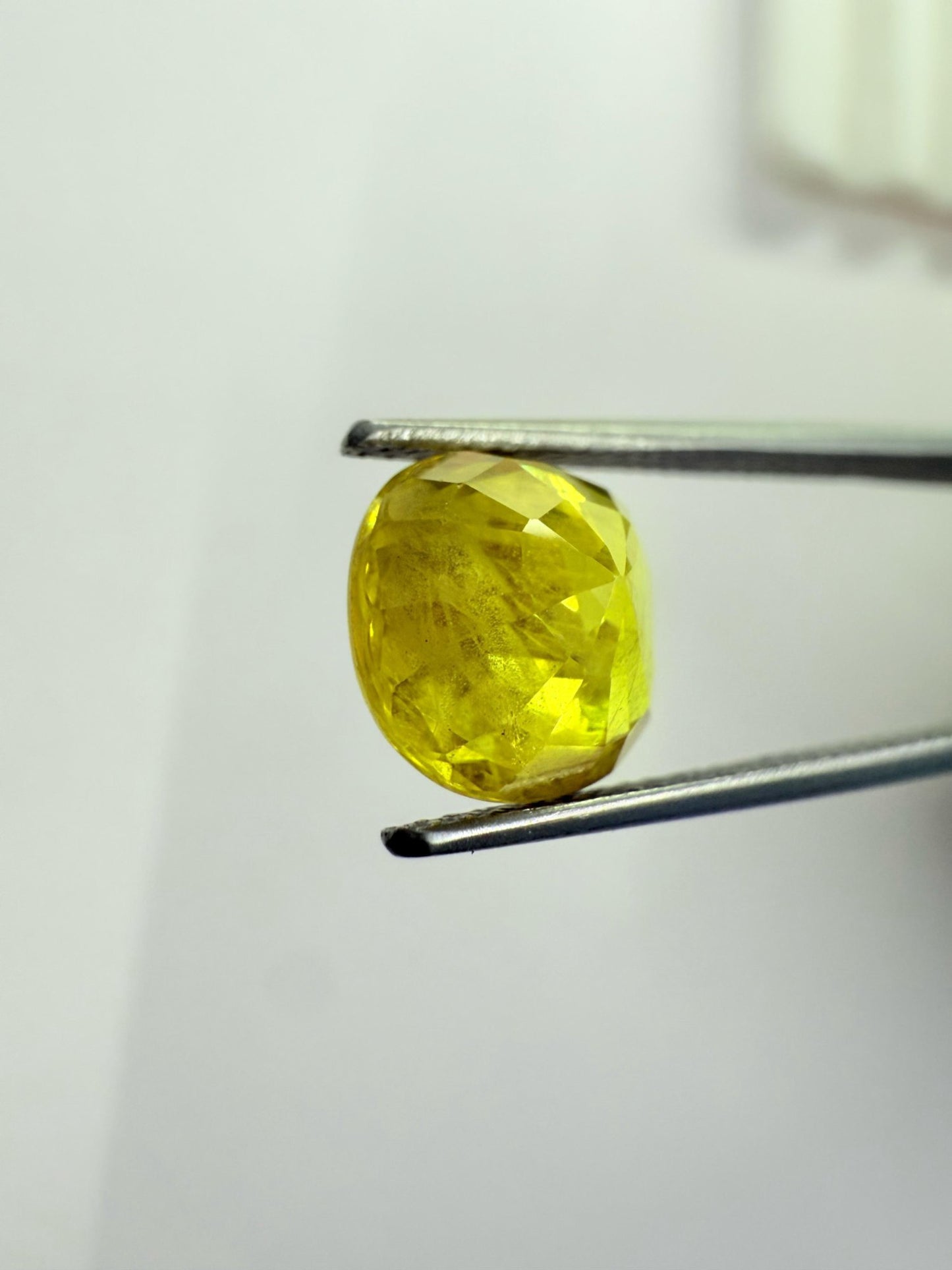 Yellow Sapphire Gemstone (4.45ct)