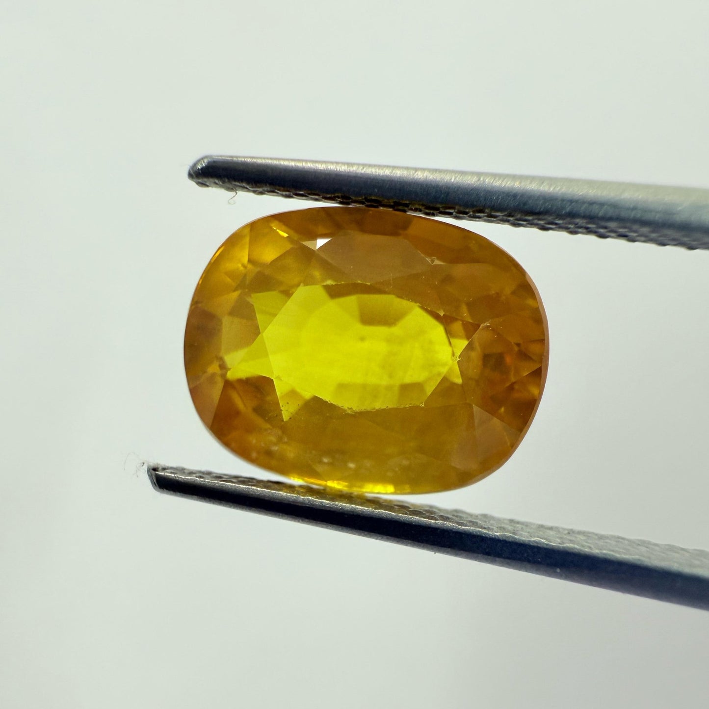 Natural Yellow Sapphire (4.00ct)